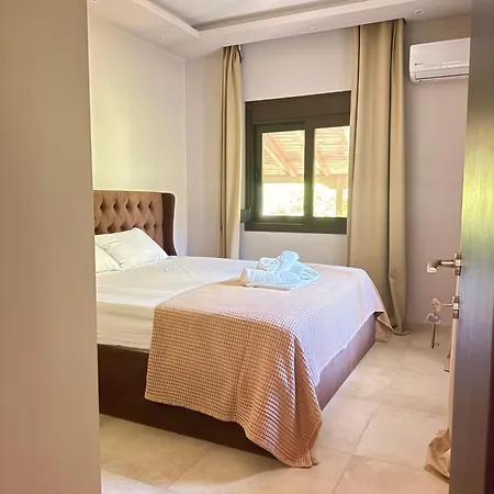 Retreat Vourvourou Diaporos