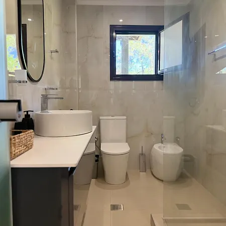 Retreat Vourvourou Villa *